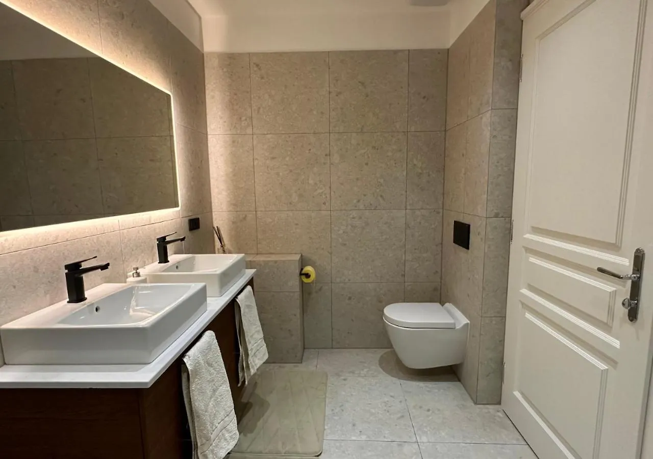 Palais Living Suite Vienna 0*,  Austria